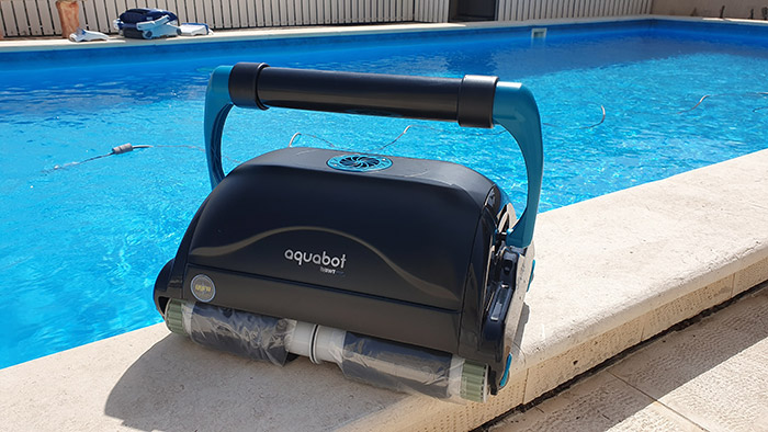 robot-piscine-pubbliche-aquabot-BWT-MAGNUM-scheda-2