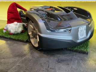 Už máte vianočný darček pre tých najnáročnejších? 🎁🎄#husqvarna #husqvarna435xawd #vianocnyDarcek #vianoce2022🎁🎄♥️ #kupSiMa